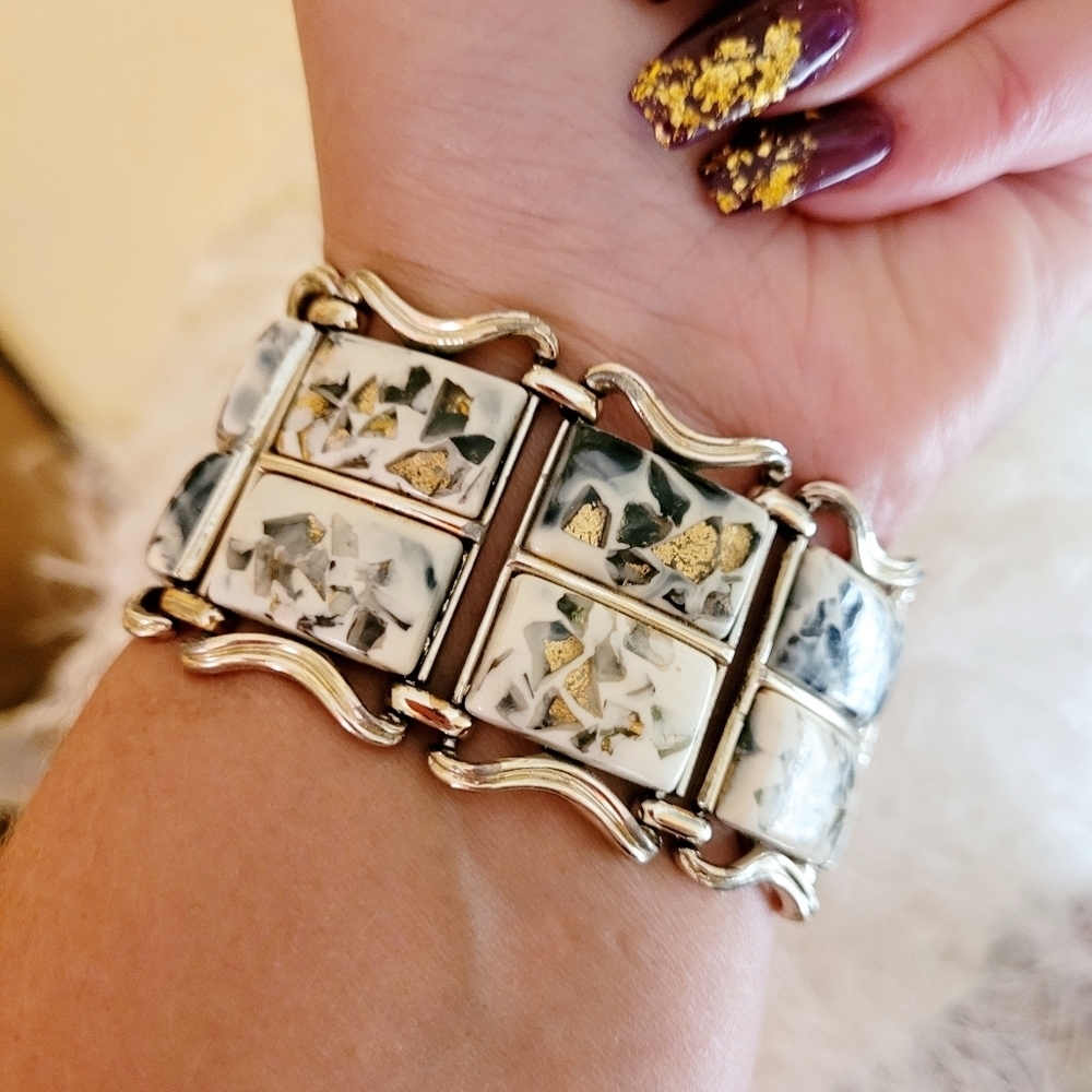 Rare Vintage Enamel Gold Flaked Coro Ornate Gold  Bracelet & Earrings Set - Picture 5 of 16